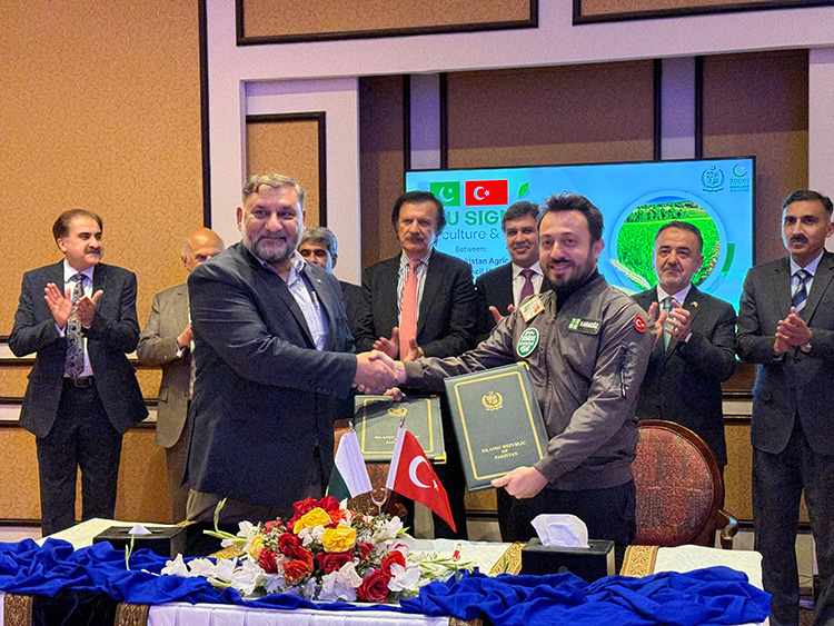 Pakistan Başbakanı Şerif, Türkiye ile küresel gıda değer zincirinde ortaklaşa önemli rol oynayabileceklerini söyledi